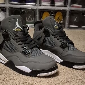 Jordan 4 Cool Grey